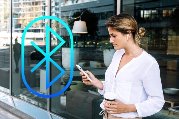 Bluetooth headphones connecting to cellphone