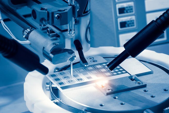 Automatic Machinery For Soldering Electronic Components. Solderi Using Advanced Equipment for PCB