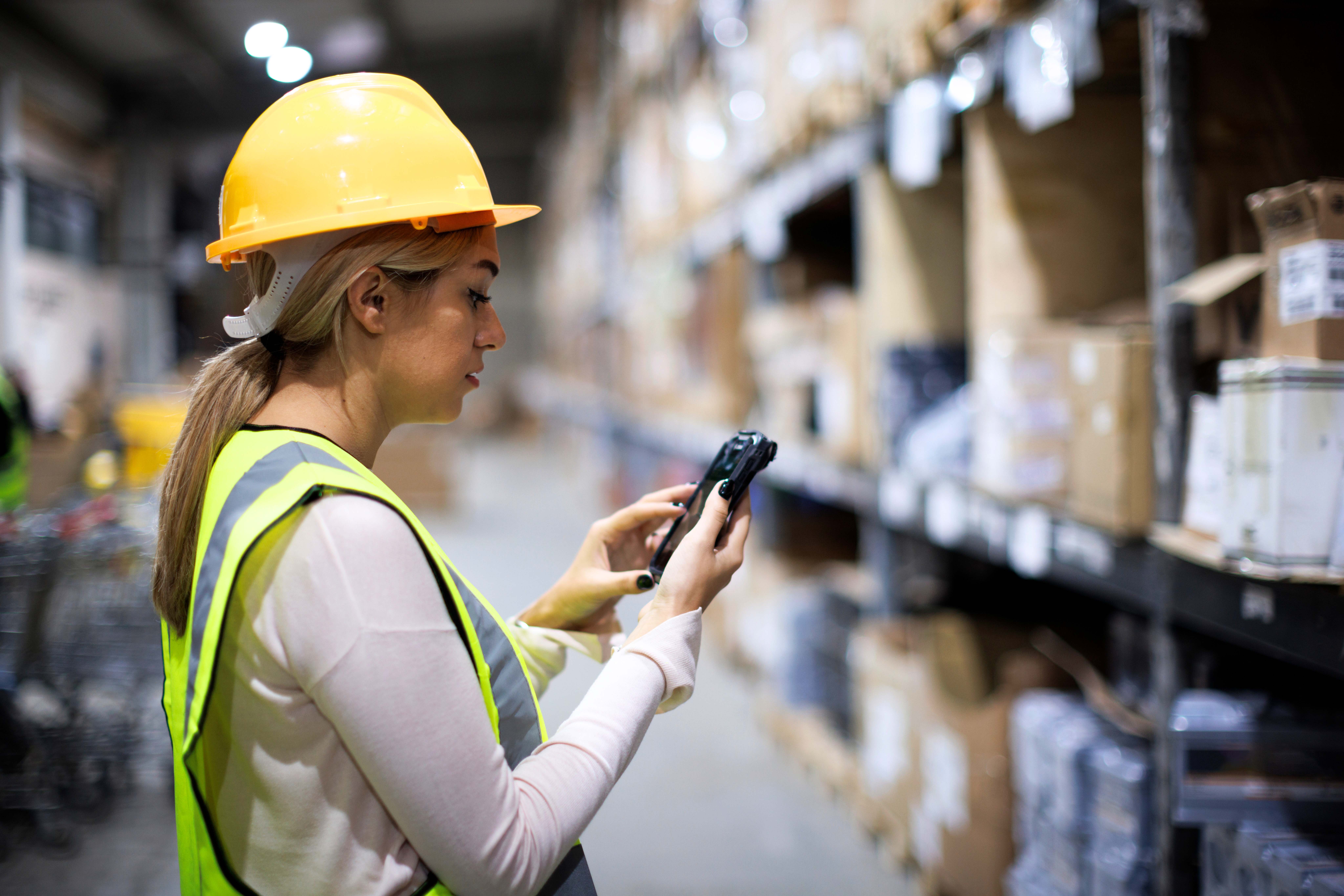 scanning items with RFID scanner