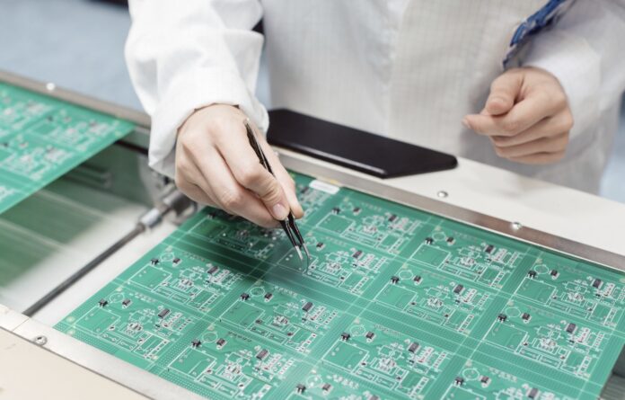 SMT Assembly: How Surface-Mount Technology Simplifies PCB Production