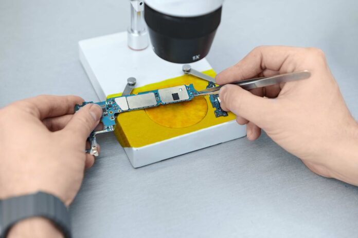 Wave Soldering: A Key PCB Assembly Technique
